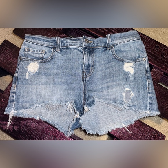 Old Navy Light Blue Distressed Jean Shorts - Picture 1 of 4
